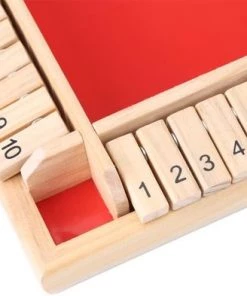 Deluxe HB Sluit De Doos - Zinaps Onbekend 4 Speler Sluit De Doos Dice Game Educatief Houten Number Board Family Traditional Game Drinken Cube Toy Classic Table Game Voor Leernummers- (WK 02127) 11 Deluxe HB Sluit De Doos - Zinaps Onbekend 4 Speler Sluit De Doos Dice Game Educatief Houten Number Board Family Traditional Game Drinken Cube Toy Classic Table Game Voor Leernummers- (WK 02127) -Dobbel Spellen Winkel 550x393 7