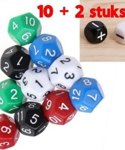 Merkloos Allernieuwste Drankspel - Rekenspel - 10x 12 Zijdige Dobbelstenen + 2x Plus/Min Dobbel Stenen - 12 Stenen